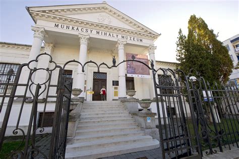 Az Élővíz-csatorna Békéscsabán, a Munkácsy Mihály Múzeum közelében