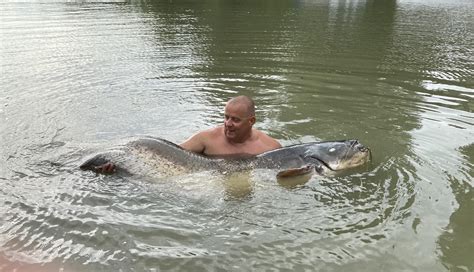 Tisza folyó horgászokkal
