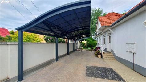 Autóbeálló térkő burkolattal
