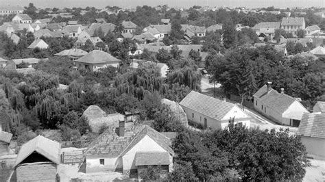 Sztálinváros főutcája az 1950-es években