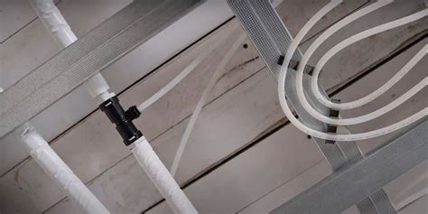 Részlet a Hakatherm SkyFlow Steel panel szerkezetéről