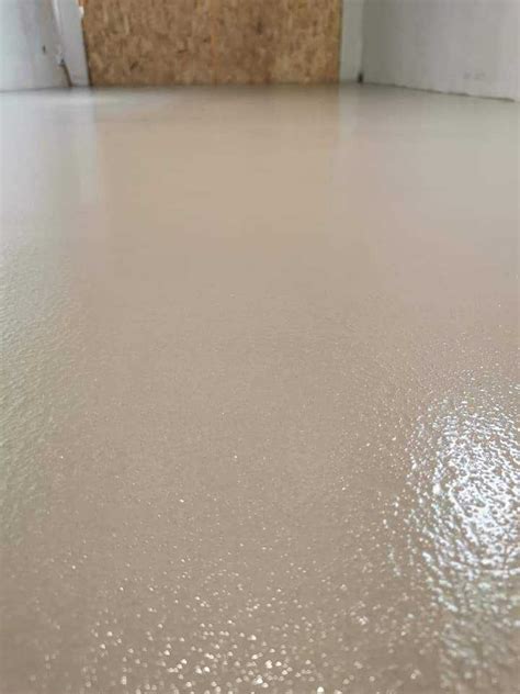 Különböző színű terrazzo hatású műgyanta padlóburkolatok