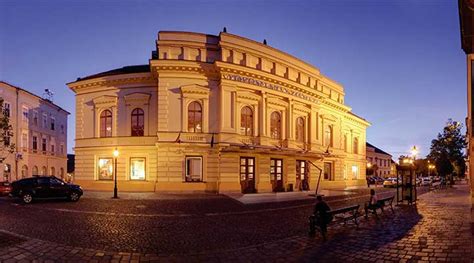 Székesfehérvár Vörösmarty Színház homlokzata