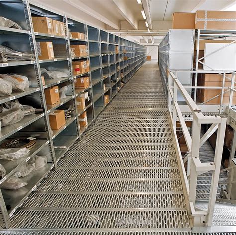 Galériás polcrendszer emeletes kialakítással