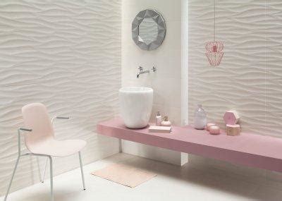 Home csempe hullámos mintával, modern fürdőszobában