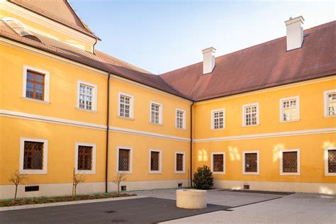Lakópark belső udvara