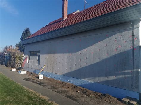 Homlokzati hőszigetelés ragasztóhabbal