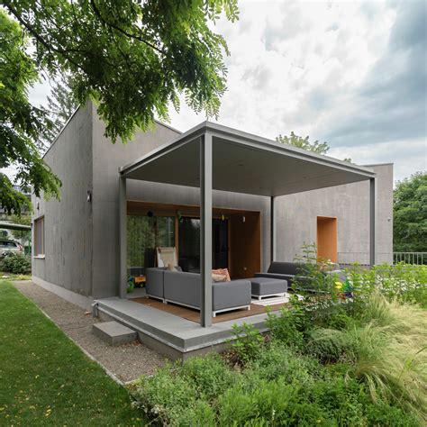Modern épület homlokzata Baumit OpenTop vakolattal