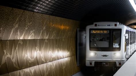 Felújítási munkálatok az M3-as metró egyik állomásán