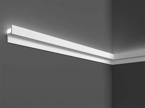 LED szalaggal megvilágított díszléc