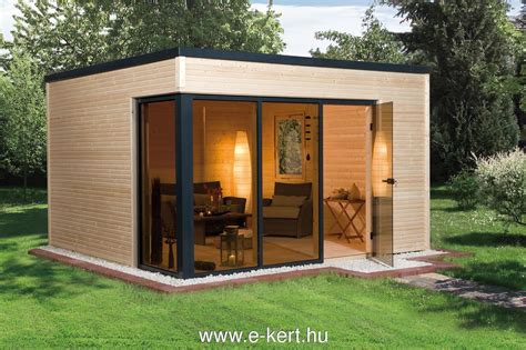 Szigetelt fa gerenda konténerház belső tere