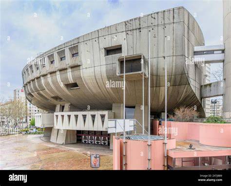 hudapest-urban-architecture-auditorium