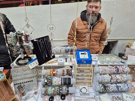 Karácsonyfák és fenyőcsemeték piac