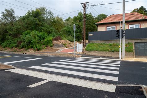 Jelzőlámpás gyalogos átkelőhely