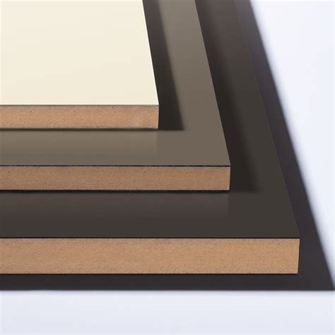 Különböző felületkezelésű MDF lapok