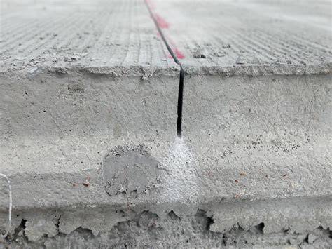 dilatációs rés és járda betonozás