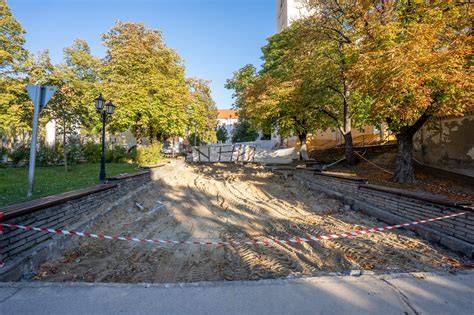 piacok városi közösségi tér