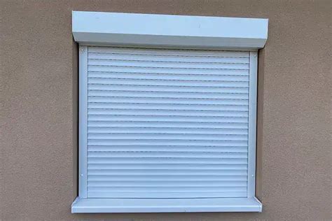 Különböző redőnytok típusok illusztrációja