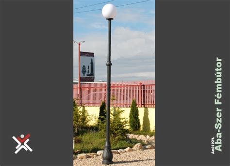 Közvilágítási lámpaoszlopok telepítése