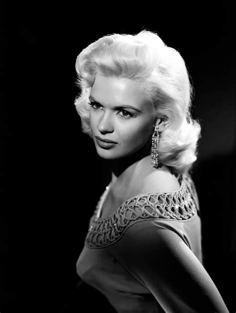 Jayne Mansfield ikonikus rózsaszín Cadillacje