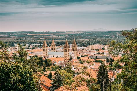 Pécs város látképe