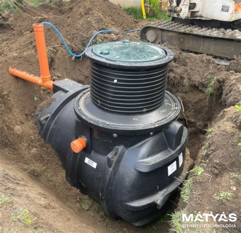 Különböző típusú szennyvíztisztító tartályok